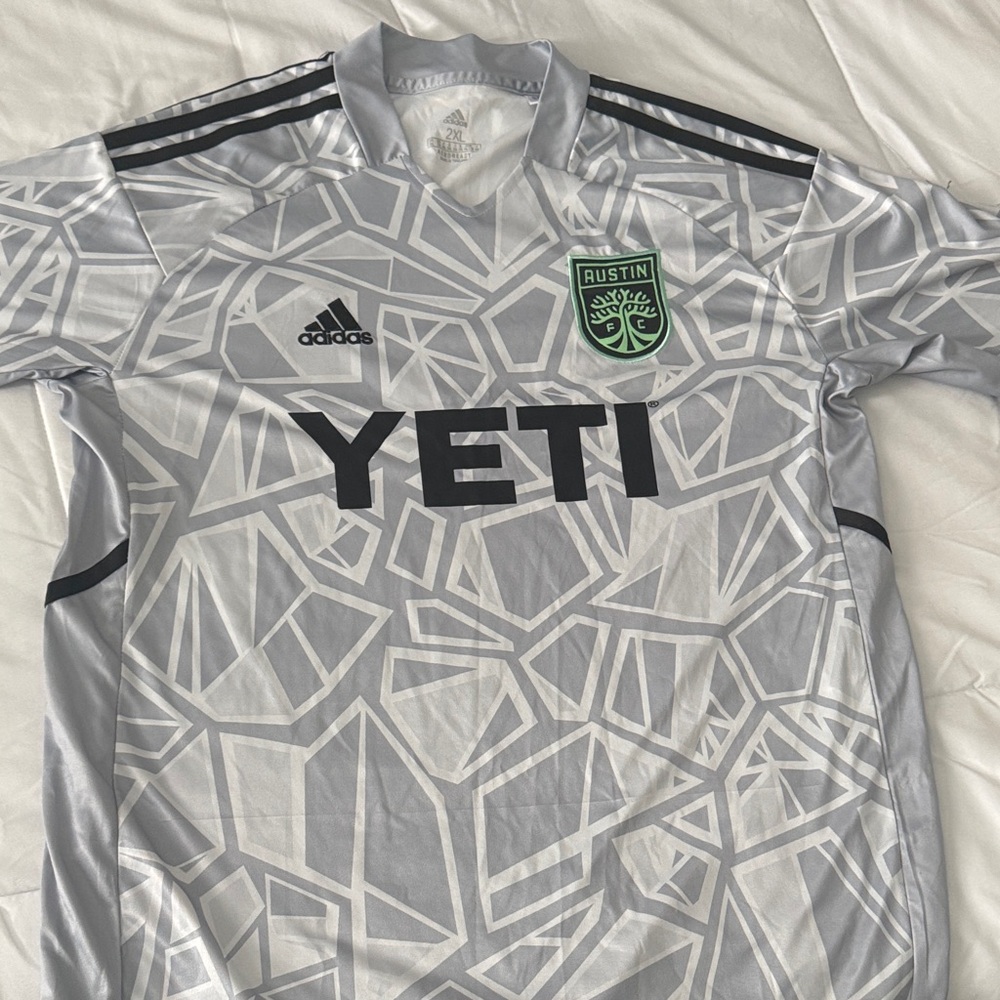 Adidas Gray Geometric Soccer Jersey